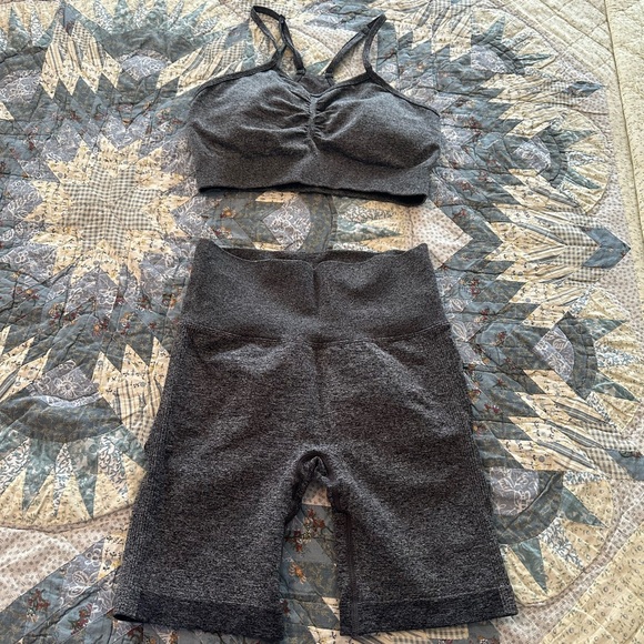 Shorts and bra - Picture 1 of 1